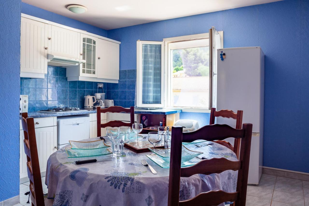 Appartement Avec Piscine Et Cuisine Roquefort-la-Bédoule Eksteriør bilde