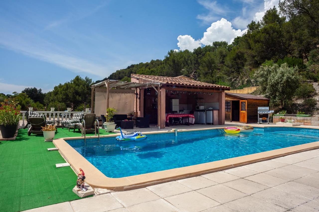 Appartement Avec Piscine Et Cuisine Roquefort-la-Bédoule Eksteriør bilde