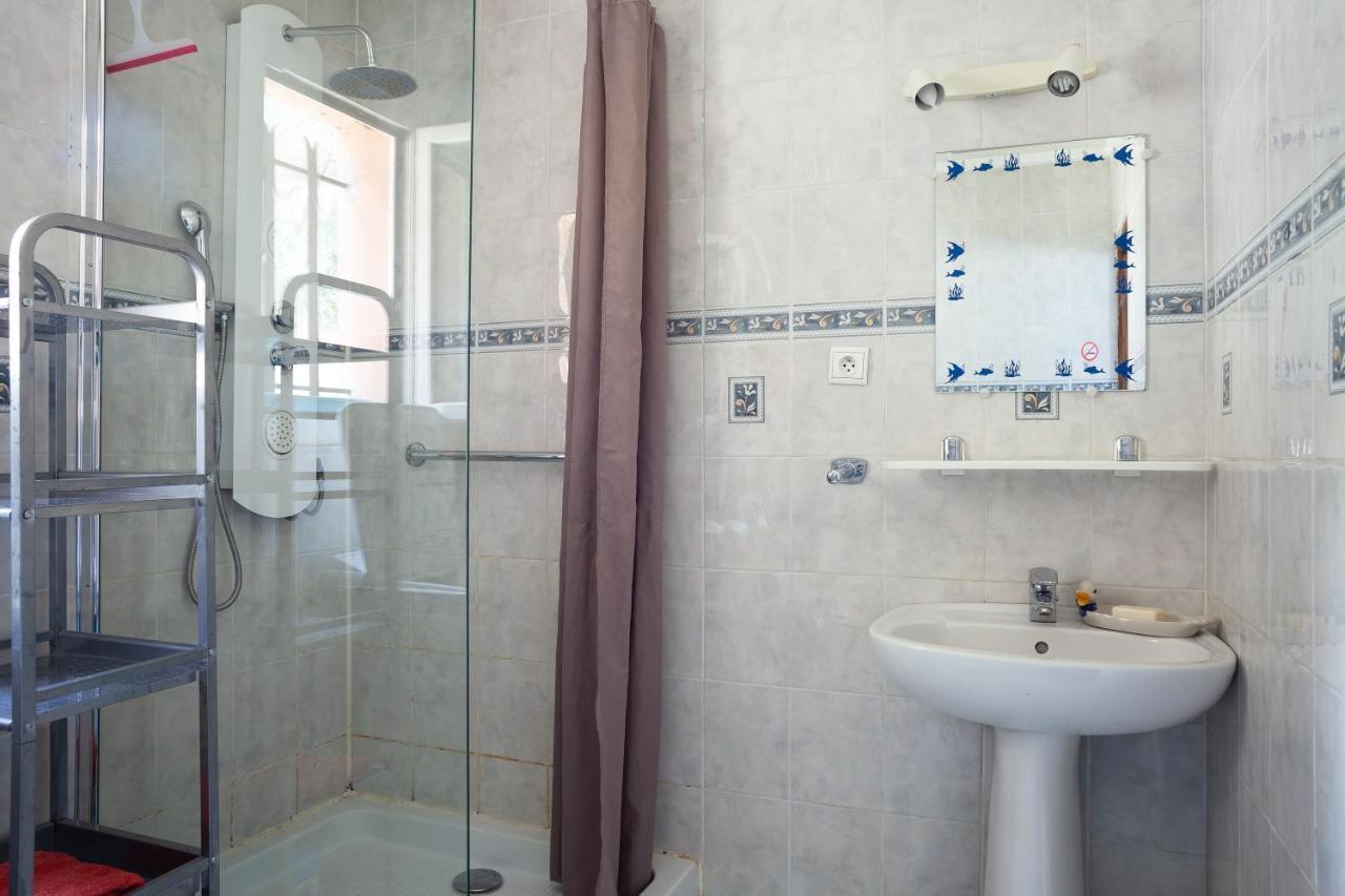 Appartement Avec Piscine Et Cuisine Roquefort-la-Bédoule Eksteriør bilde